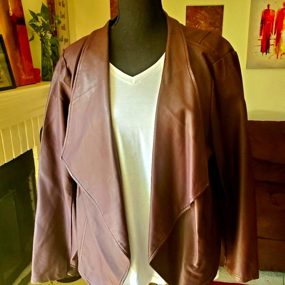 JustFab Faux Leather Open Tuxedo Jacket. 1X - Picture 3 of 3